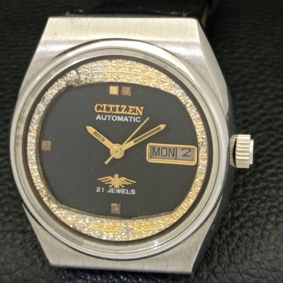 Vintage 1976 Citizen Automatic Mens Silver Watch W/daydate & Gold accents - Picture 3 of 9